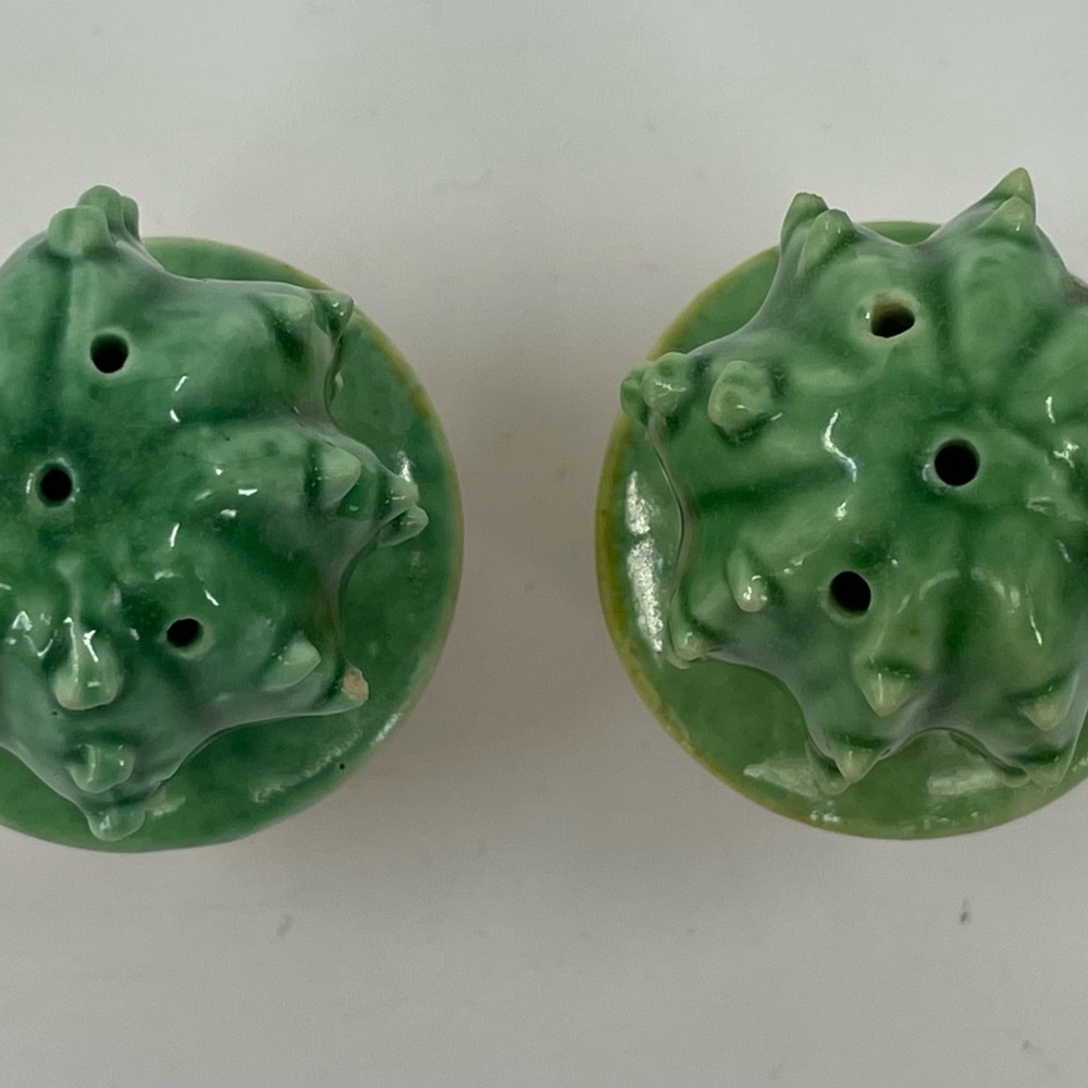 Cactus in Pots Salt and Pepper Shakers Set Vintage 1950's No Stoppers 2.75” - Picture 5 of 7